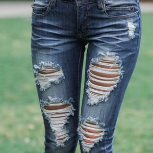 Low-rise skinny jeans